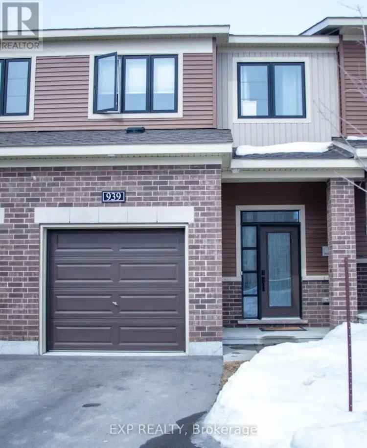 House For Sale in 939, Athenry Court, Ottawa, Ontario