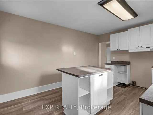 Duplex For Sale in Cornwall, Ontario