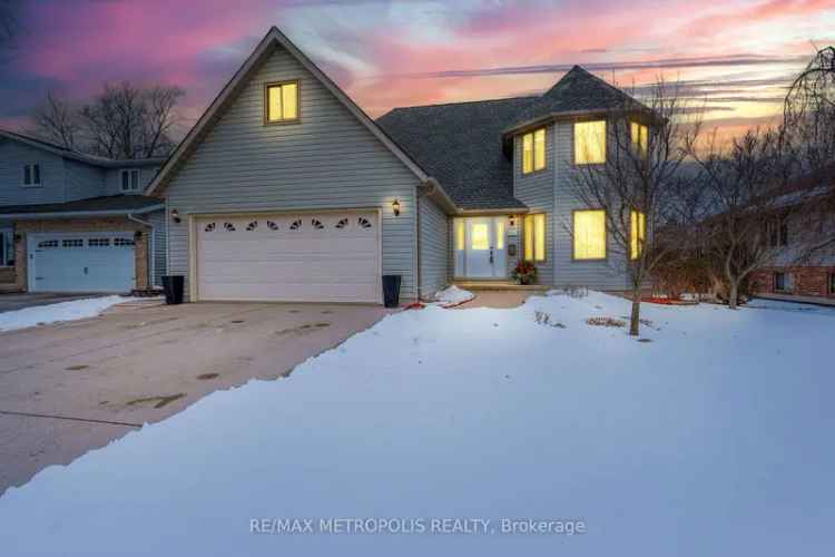 House For Sale in 501, Brooke Street, Plympton-Wyoming, Ontario