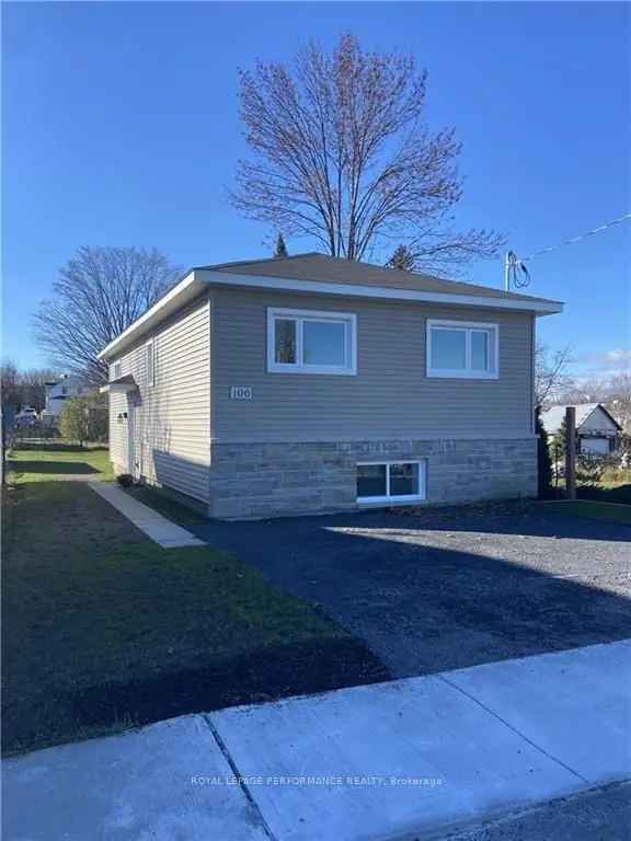 House For Sale in North Glengarry, Ontario