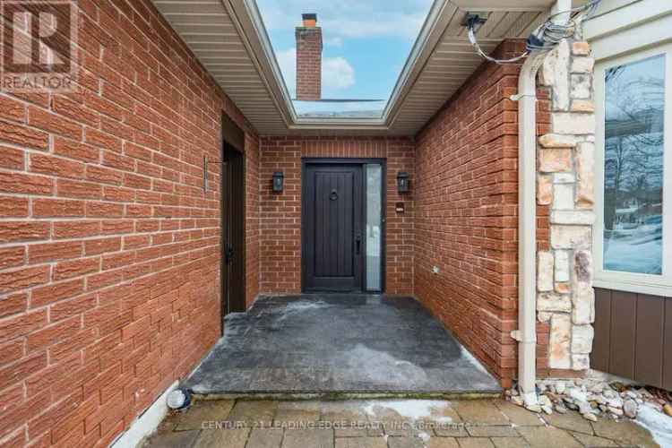 Buy Bungalow in Stouffville with Custom Kitchen and Beautiful Backyard