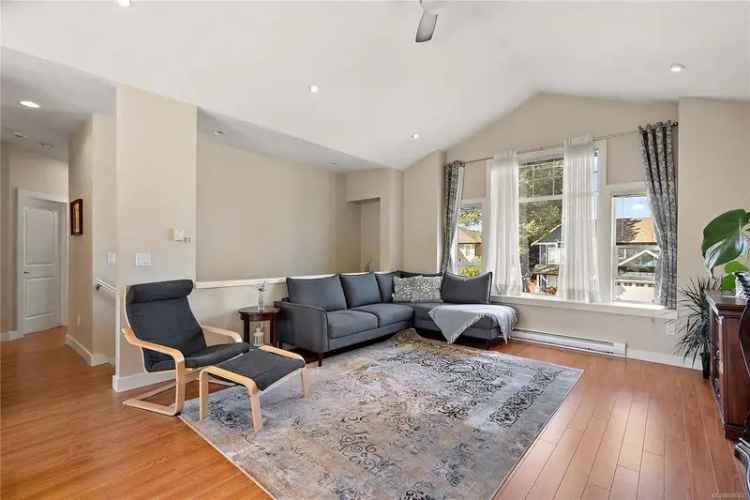 5 Bed 3 Bath Home with 2 Bedroom Suite