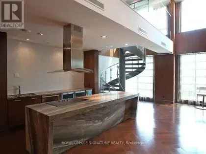 1 room apartment of 354 m² in Toronto