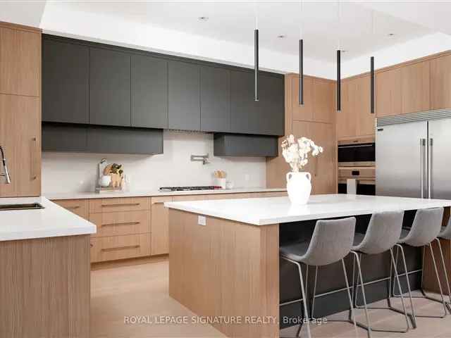 House For Sale in Toronto, Ontario