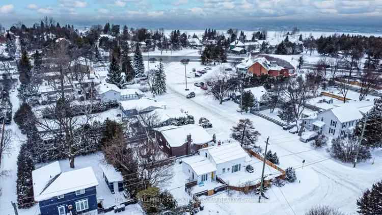 Charming 1.5 Storey Home Near Georgian Bay