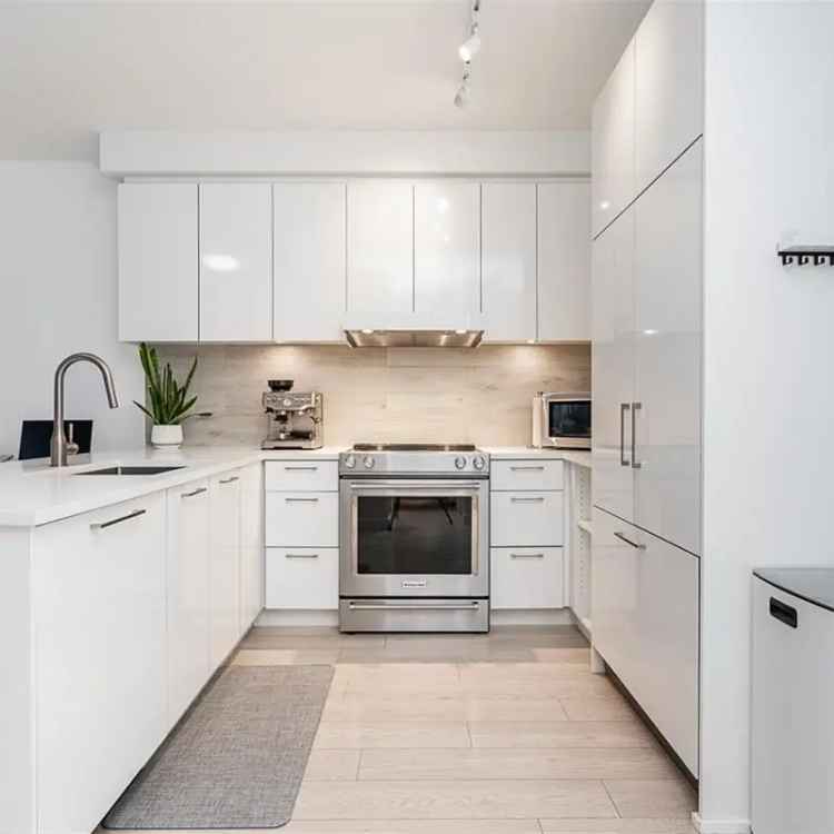 1-Bed Suite at The Five Points Modern Open Concept Living