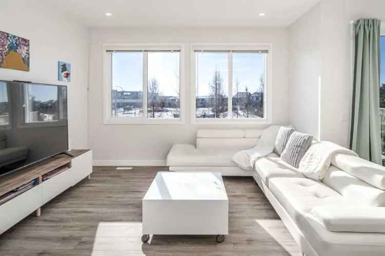 House For Sale in Calgary, Alberta