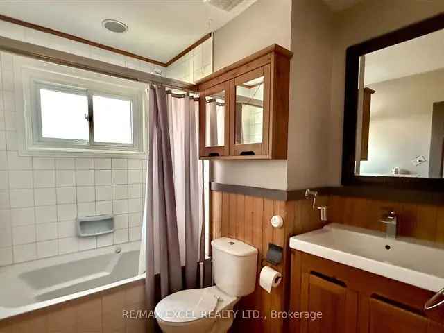 House For Sale in Georgina, Ontario