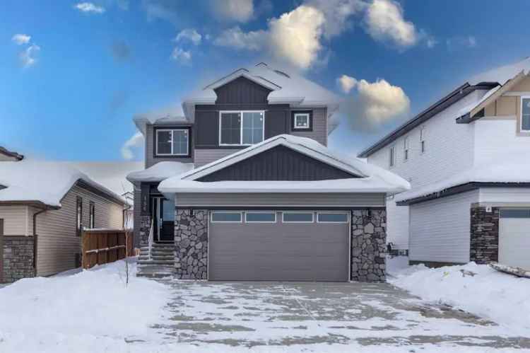 House For Sale in Strathmore, Alberta