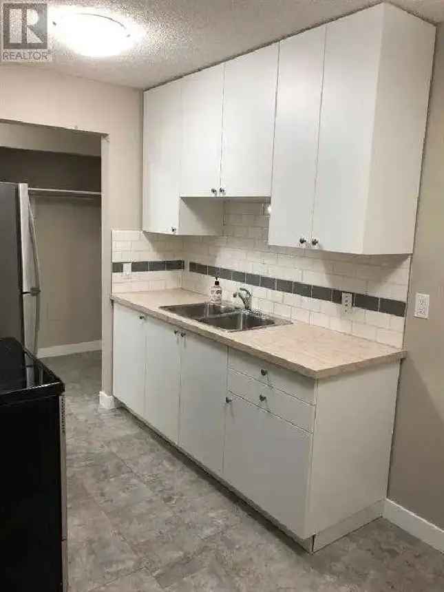 Rent One Bedroom Apartment in Southwood with Modern Amenities