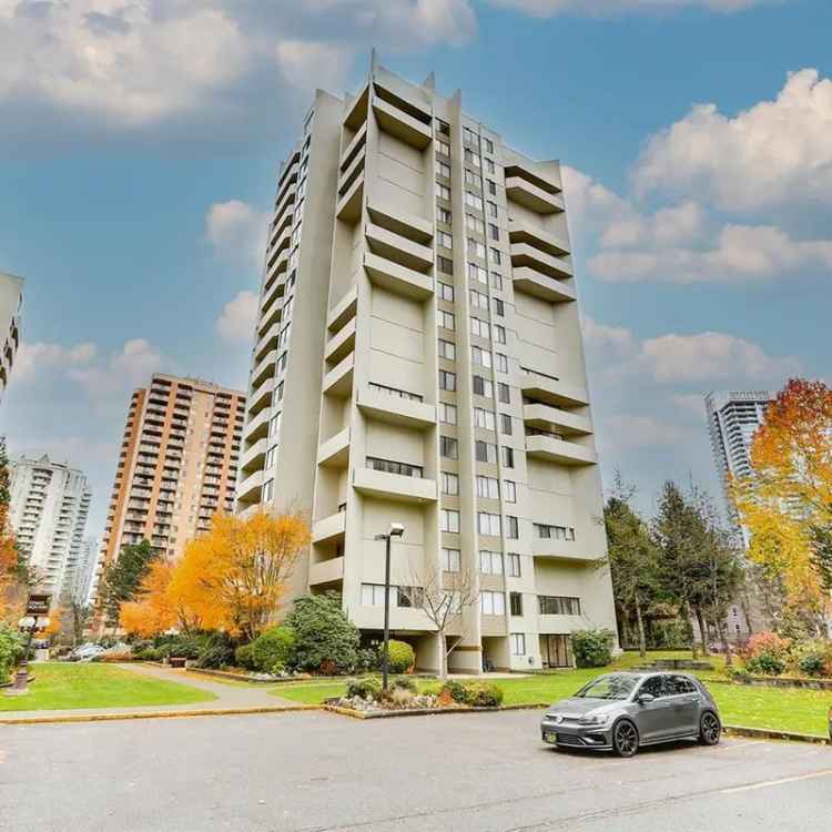 2-Bedroom 2-Bathroom Apartment with City Views Near Metrotown