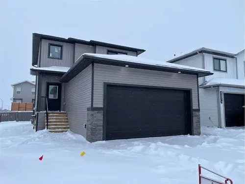 House For Sale in Copperwood Grande Prairie