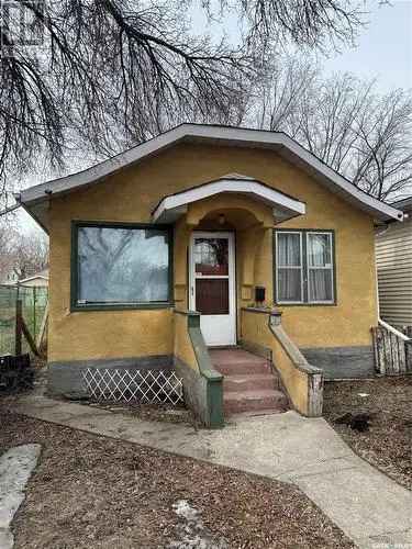 Investor Alert 588 sq ft 2-bed 1-bath Home