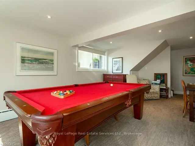 House For Sale in Oakville, Ontario