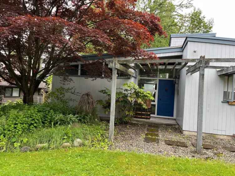 Cloverdale Town Centre House - Huge Lot, R3 Zoning, Builder Opportunity