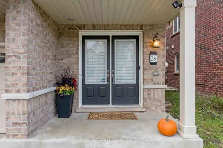 Renovated 3-Bedroom Townhome Near Mount Pleasant GO