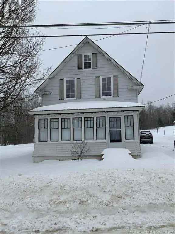 Restored Century Home in Canterbury - 3 Bed 1.5 Bath