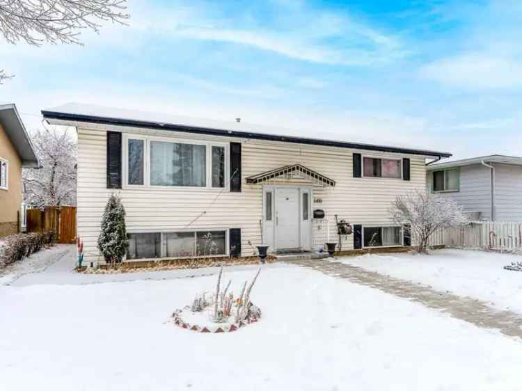 House For Sale in Calgary, Alberta