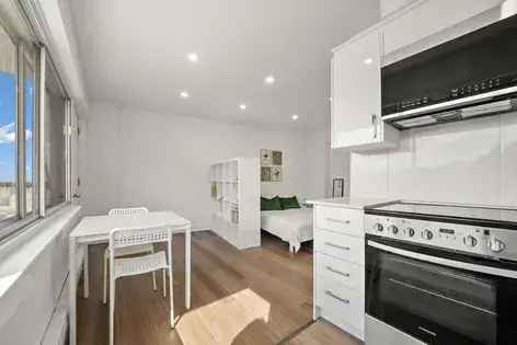 1 room apartment of 48 m² in Montreal