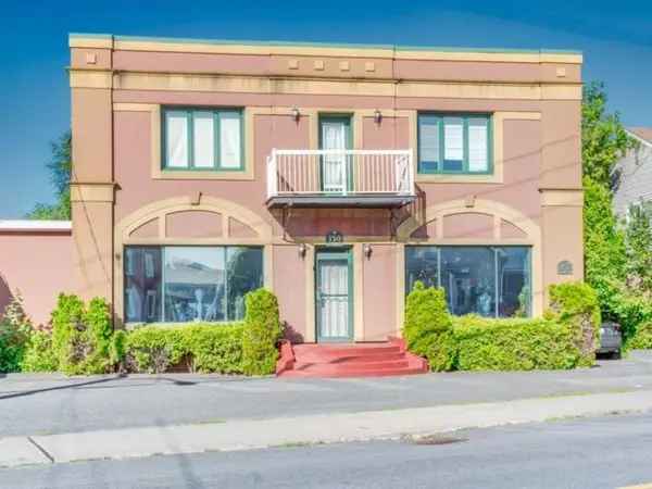 Commercial Building Office for Sale Montérégie