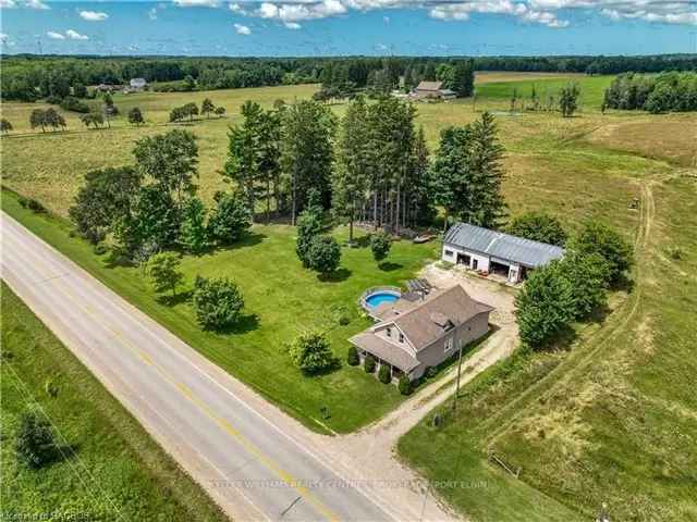 Country Farmhouse with Shop on 1 Acre