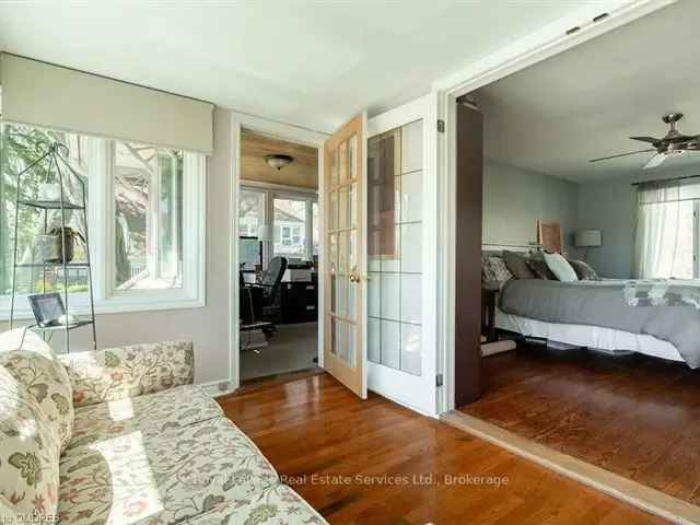 House For Sale in Oakville, Ontario