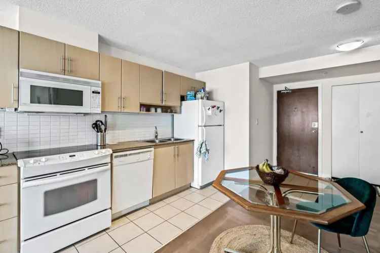 Downtown Vancouver Condo 1 Bed + Den  - Taylor Building