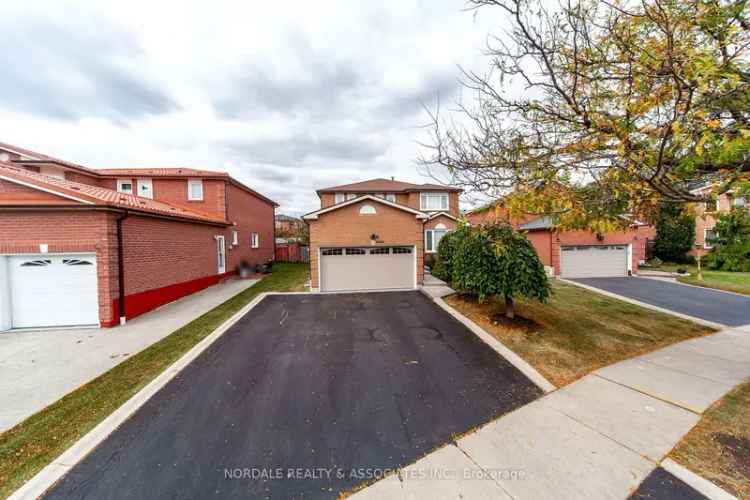 House For Sale in Mississauga, Ontario