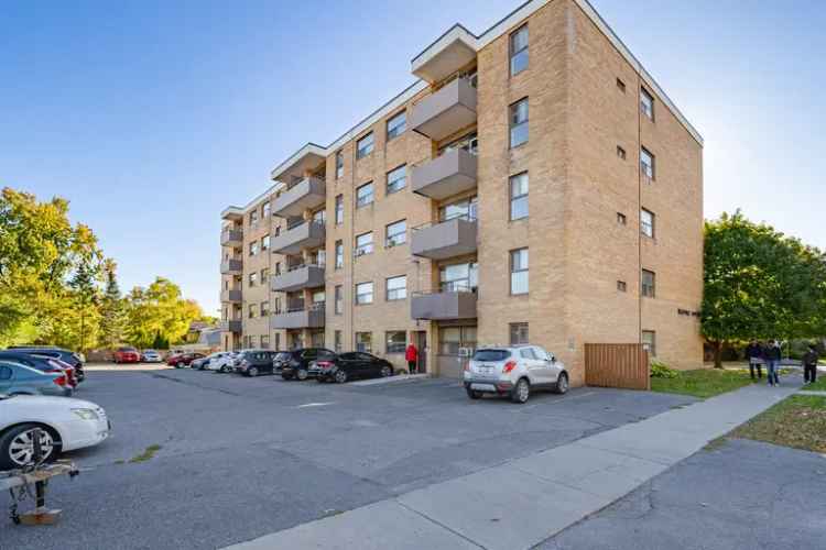 Rent Mid Rise Apartment in Belleville with Convenient Amenities