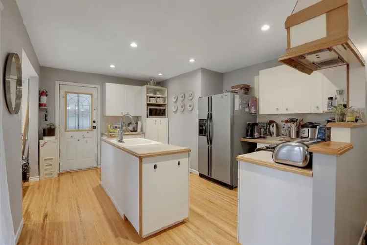 5 Bedroom House in Queen Mary Park Surrey
