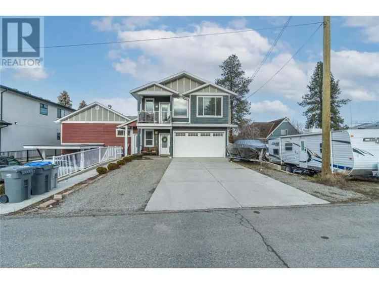 Family Home with Suite near Schools