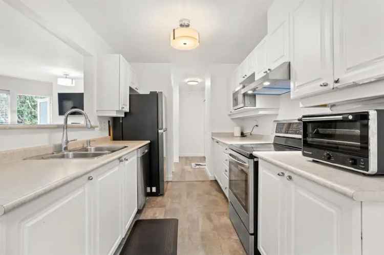 Immaculately Renovated 2-Bed 2-Bath Condo Near Hwy 99