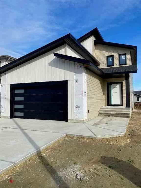 House For Rent in Blackfalds, Alberta