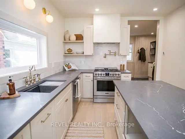 House For Sale in Brantford, Ontario