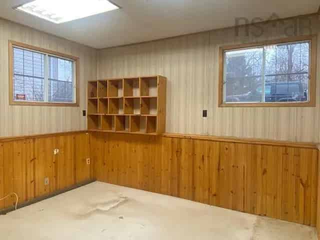 Commercial Building for Rent in Downtown Shelburne with Endless Possibilities