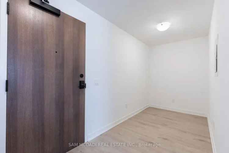 Rent modern condo in Clarkson with balcony and stunning finishes