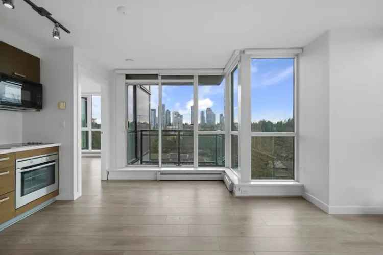 Condo For Sale in Surrey, British Columbia