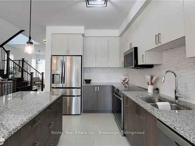 Townhouse For Sale in Cow Bay, null