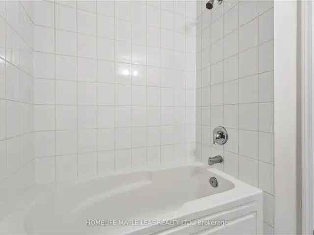 Townhouse For Sale in Niagara Falls, Ontario