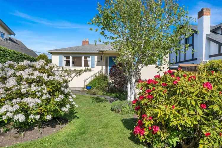 Oak Bay 3-Bedroom Home Near Parks and Beaches