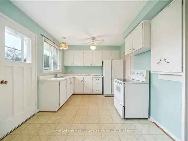 House For Sale in Mississauga, Ontario