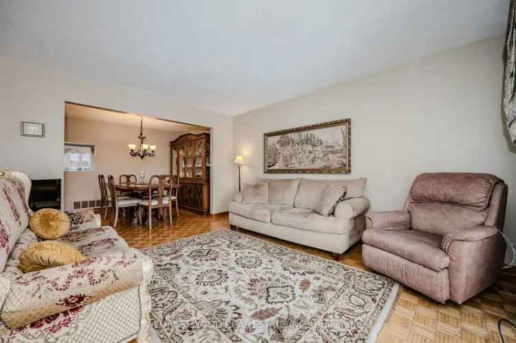 Beautiful Raised Bungalow with Double Garage Family Oriented