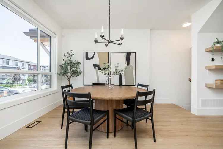 5 Bedroom Freehold Duplex in Willoughby Heights Langley