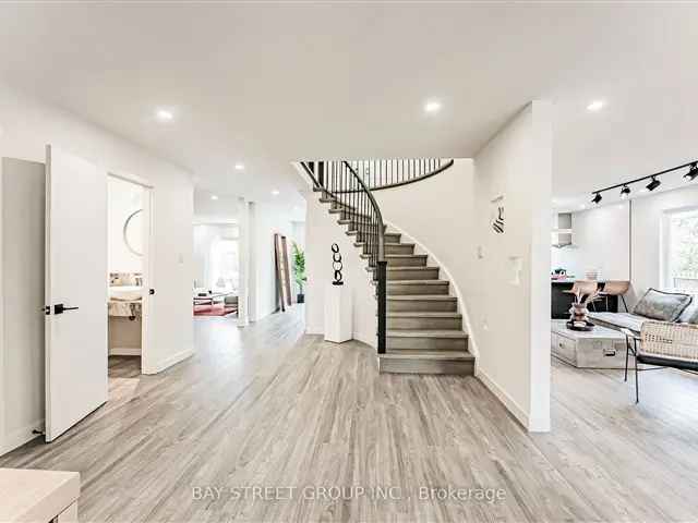 House For Sale in Vaughan, Ontario