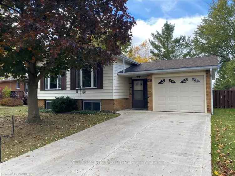 House For Sale in Hanover, Ontario