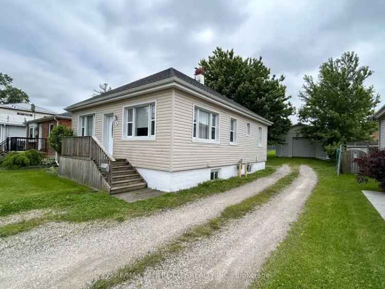 House For Sale in St. Thomas, Ontario