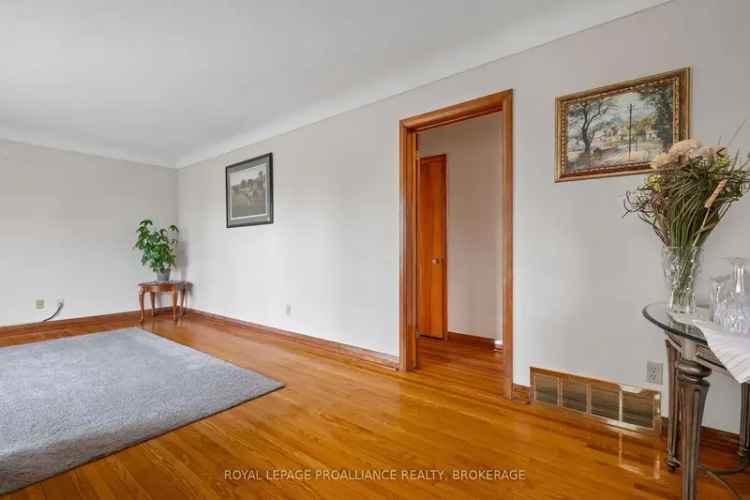 Polson Park Bungalow 3 Bed 1 Bath Updated Kitchen Large Lot