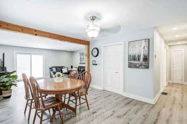 Updated 3-Bedroom Bungalow near Lake Simcoe with Private Beach Access