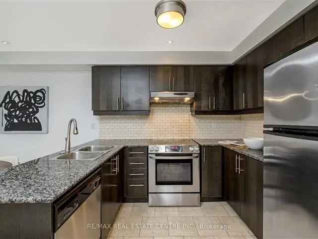 Spacious Milton Freehold Townhome 3 Beds 2 Parking