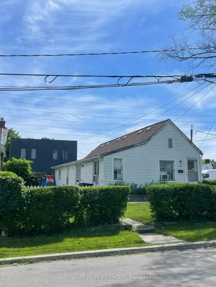 3 Bedroom Home with Commercial Garage Income Potential